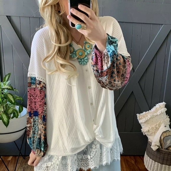 Last Two!! Printed Sleeve Button Front Blouse - Picture 3 of 8